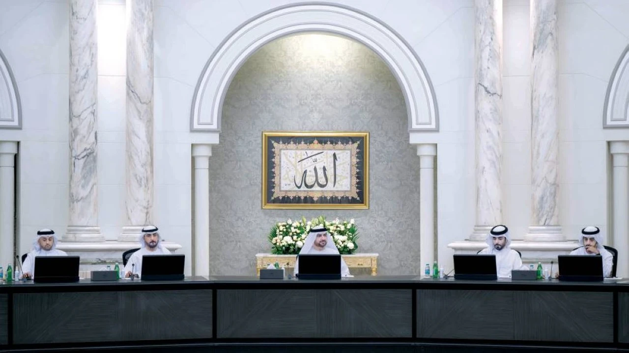 «تنفيذي الشارقة» يناقش السياسات الجديدة للعمل الحكومي